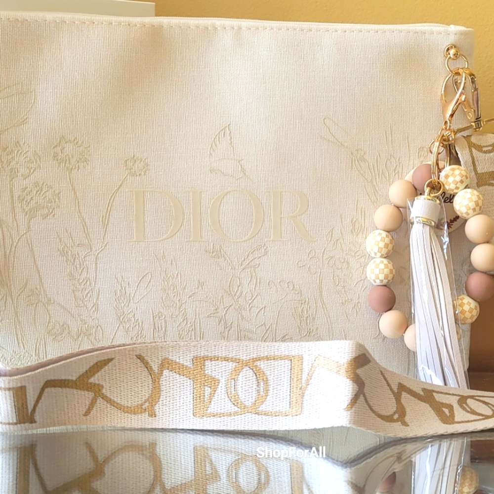 - Dior - Picture 3 of 11